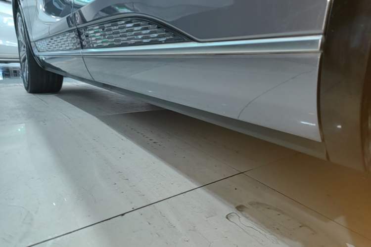 Used Hongqi E-HS9 2021 460 km Range Flagship Edition 7-Seater Left Side Sill