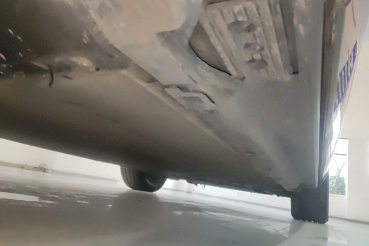 Used Hongqi E-HS9 2021 460 km Range Flagship Edition Six-Seater Left Side Sill