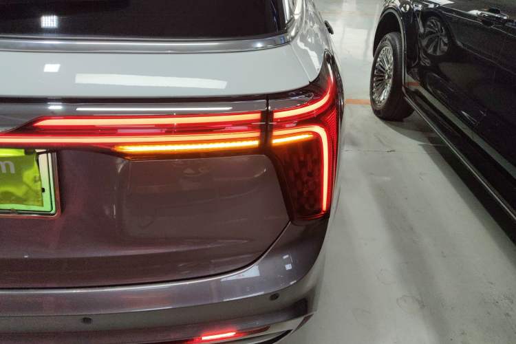 Used Hongqi E-HS9 2021 510 km Flagship Edition Four Seats Right Rear Taillight