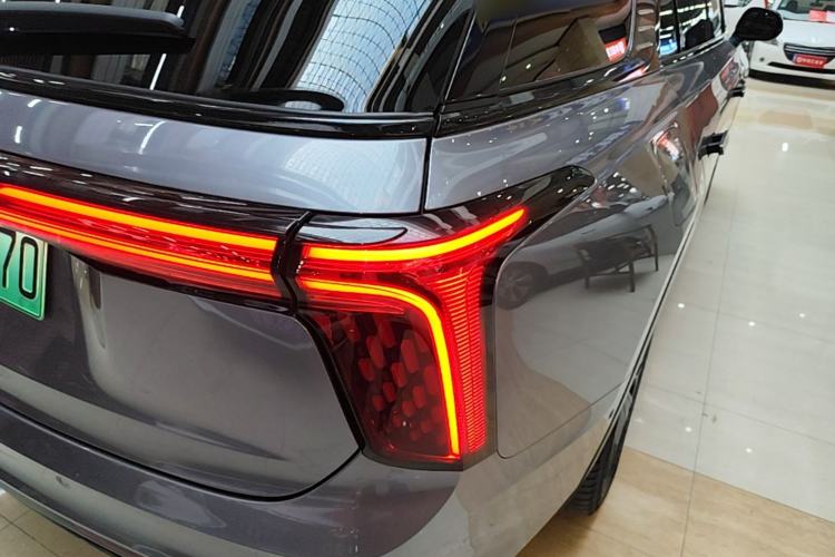 Used Hongqi E-HS9 2021 510 km Range Flagway Edition Six Seats Right Rear Taillight