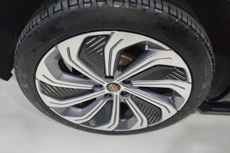Used Hongqi E-HS9 2021 510 km Flagship Edition Four Seats Right Rear Wheel Hub