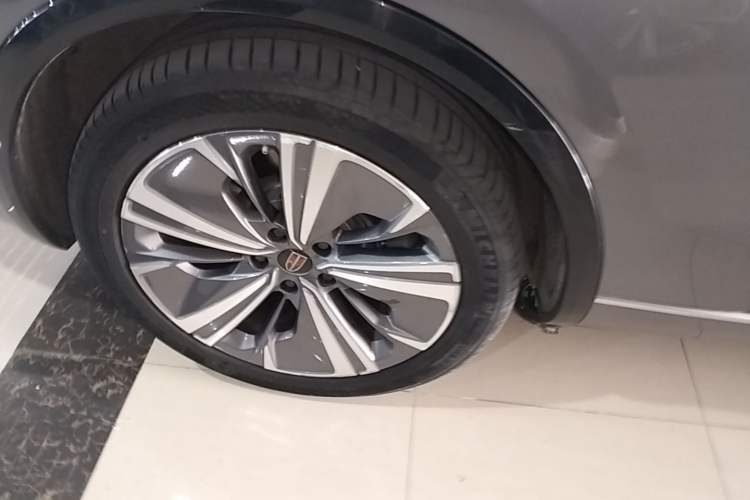 Used Hongqi E-HS9 2021 510 km Range Flagway Edition Six Seats Right Rear Wheel Hub