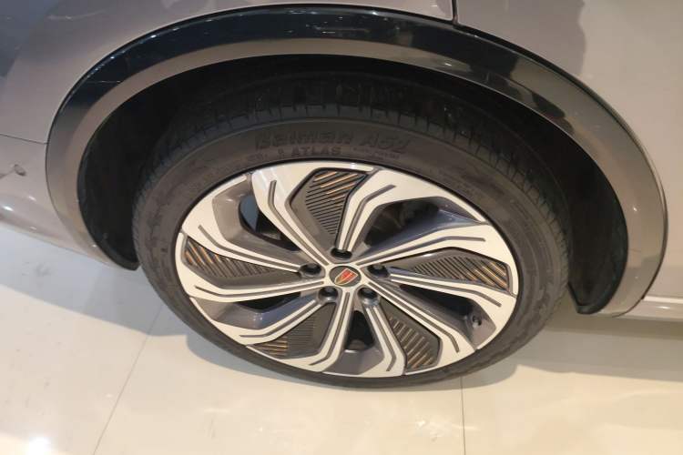 Used Hongqi E-HS9 2021 510 km Flagship Edition Four Seats Right Rear Wheel Hub