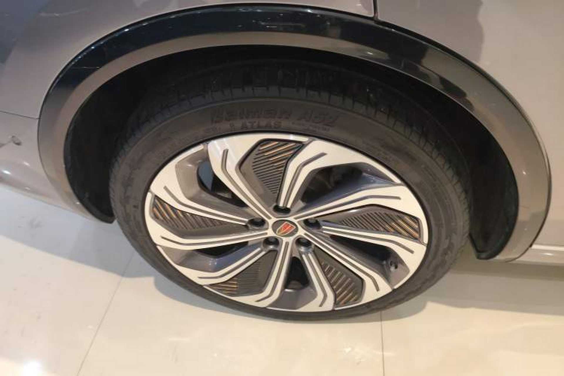 Used Hongqi E-HS9 2021 510 km Flagship Edition Four Seats Right Rear Wheel Hub