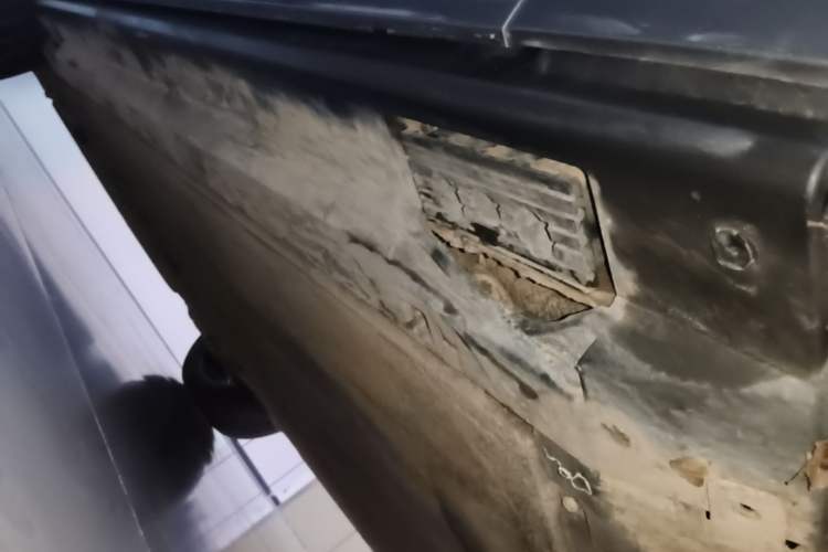 Used Hongqi E-HS9 2021 460 km Range Flagship Edition Six-Seater Right Side Sill