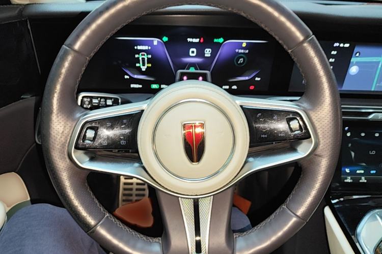Used Hongqi E-HS9 2021 510 km Range Flagway Edition Six Seats Steering Wheel