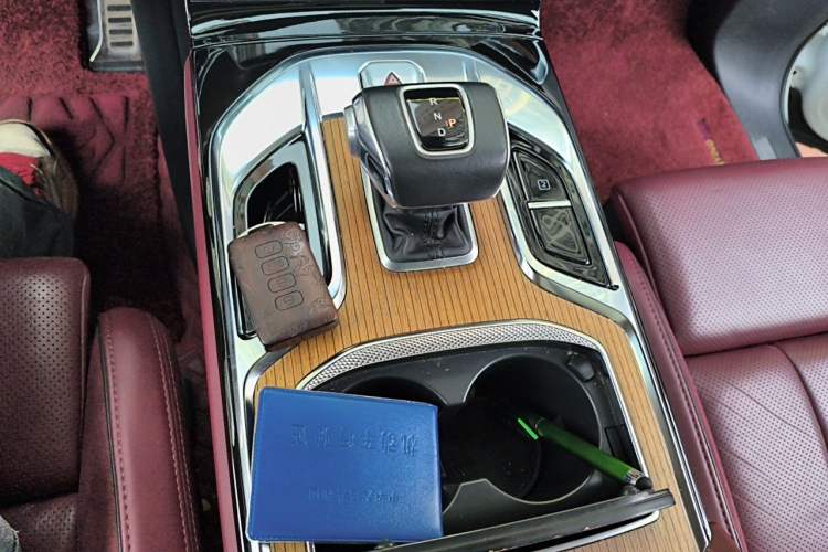 Used Hongqi E-HS9 2021 460 km Range Flagship Edition Six-Seater Gear Lever