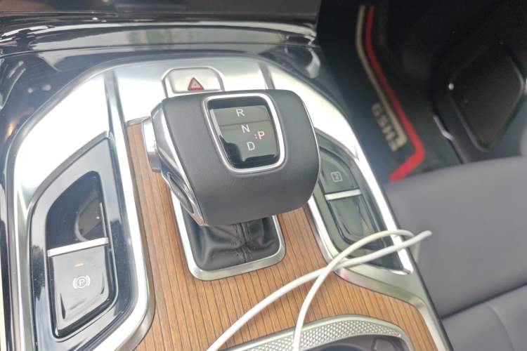 Used Hongqi E-HS9 2021 460 km Range Flagship Edition Six-Seater Gear Lever