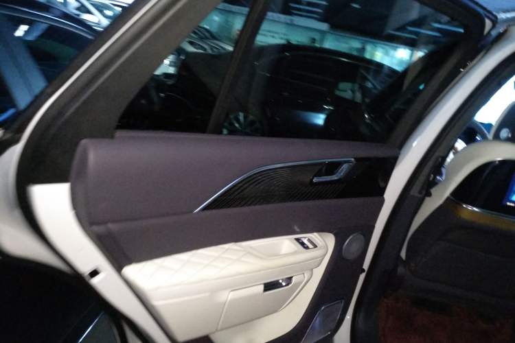 Used Hongqi E-HS9 2021 510 km Flagship Edition Four Seats Interior 8
