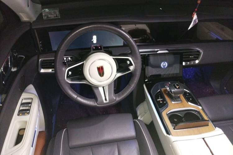 Used Hongqi E-HS9 2021 510 km Range Flagway Edition Six Seats Steering Wheel