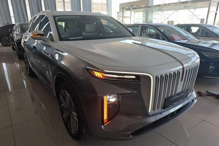Used Hongqi E-HS9 2021 460 km Range Flagship Edition Six-Seater Front Right 45 Deg