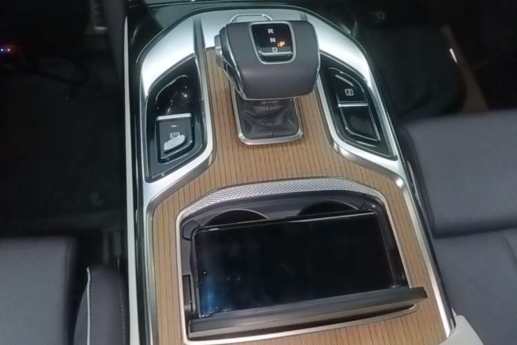 Used Hongqi E-HS9 2021 460 km Range Flagship Edition Six-Seater Gear Lever