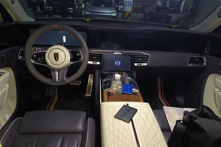Used Hongqi E-HS9 2021 510 km Range Flagway Edition Six Seats Interior 2