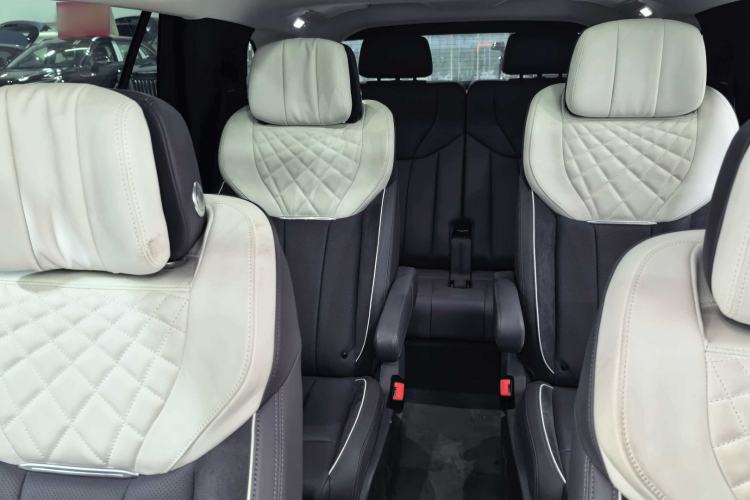 Used Hongqi E-HS9 2021 460 km Range Flagship Edition Six-Seater Interior 3