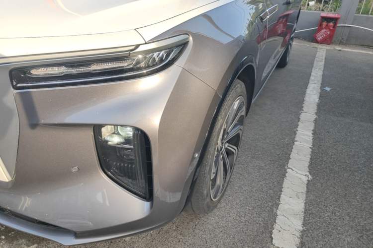 Used Hongqi E-HS9 2021 510 km Flagship Edition Four Seats Left Front Headlight