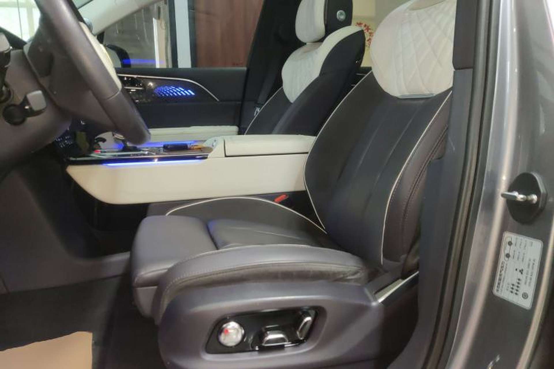 Used Hongqi E-HS9 2021 460 km Range Flagship Edition Six-Seater Left Front Seat