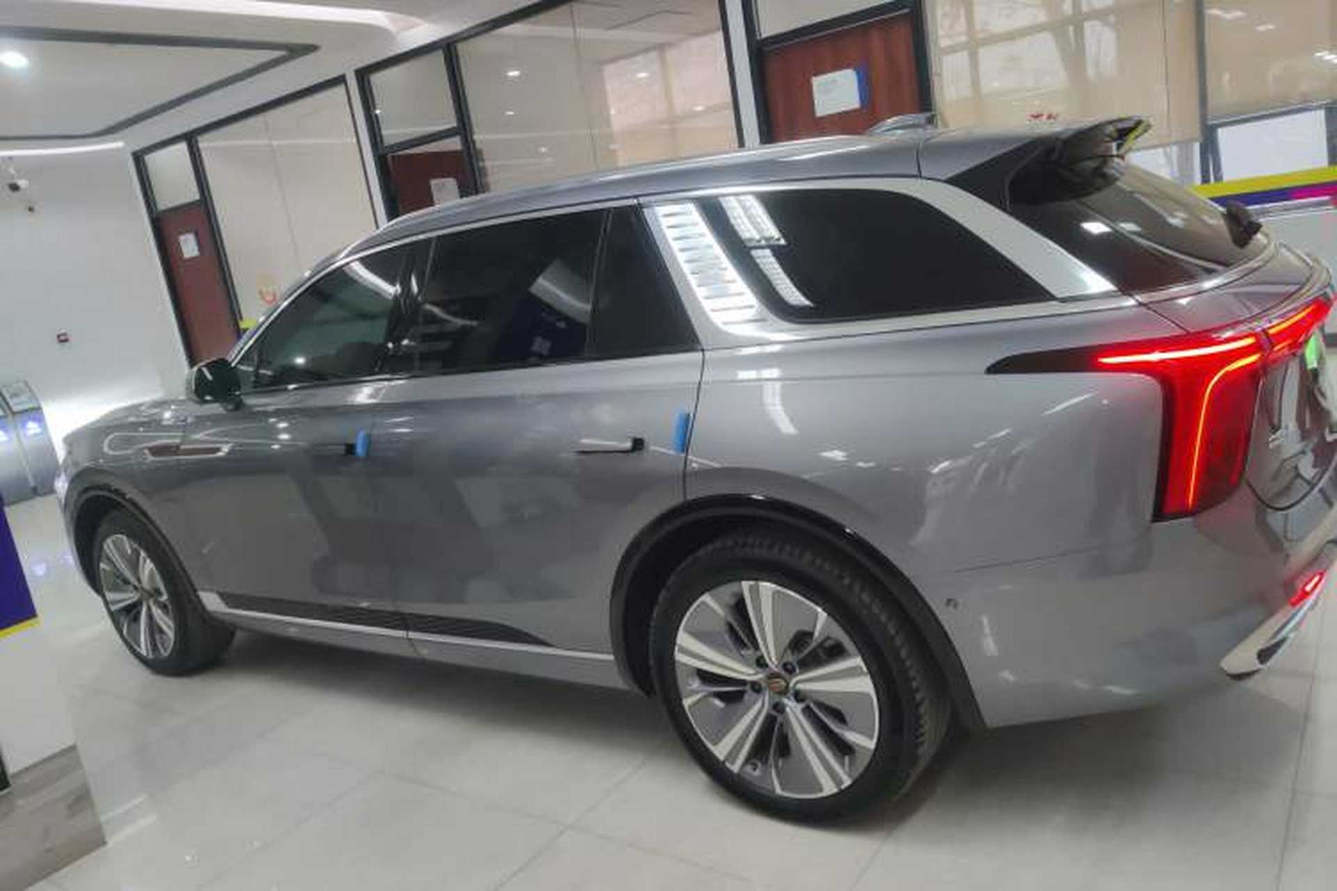 Used Hongqi E-HS9 2021 460 km Range Flagship Edition Six-Seater Left Side