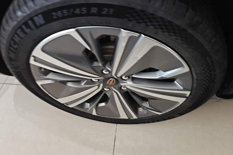 Used Hongqi E-HS9 2021 460 km Range Flagship Edition Six-Seater Right Rear Wheel Hub