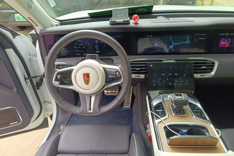Used Hongqi E-HS9 2021 510 km Range Flagway Edition Six Seats Steering Wheel