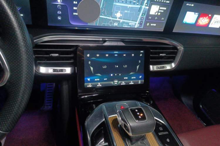 Used Hongqi E-HS9 2021 510 km Range Flagway Edition Six Seats Audio And AC Panel