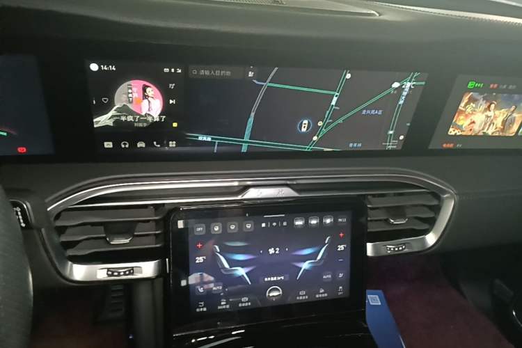 Used Hongqi E-HS9 2021 510 km Range Flagway Edition Six Seats Audio And AC Panel