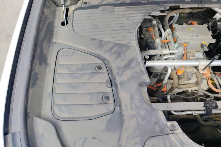Used Hongqi E-HS9 2021 460 km Range Flagship Edition Six-Seater Engine Bay Right