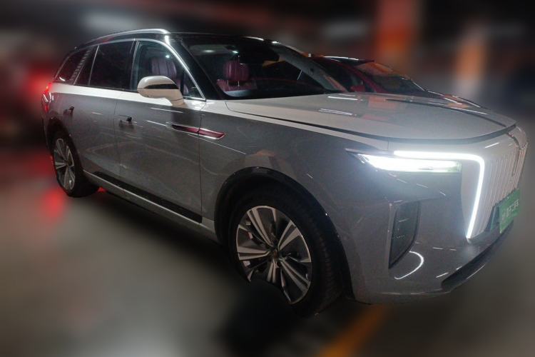 Used Hongqi E-HS9 2021 510 km Range Flagway Edition Six Seats Front Right 45 Deg