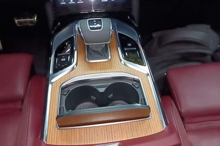 Used Hongqi E-HS9 2021 460 km Range Flagship Edition Six-Seater Gear Lever