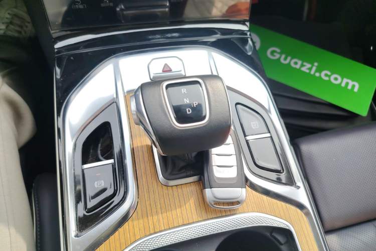 Used Hongqi E-HS9 2021 460 km Range Flagship Edition Six-Seater Gear Lever