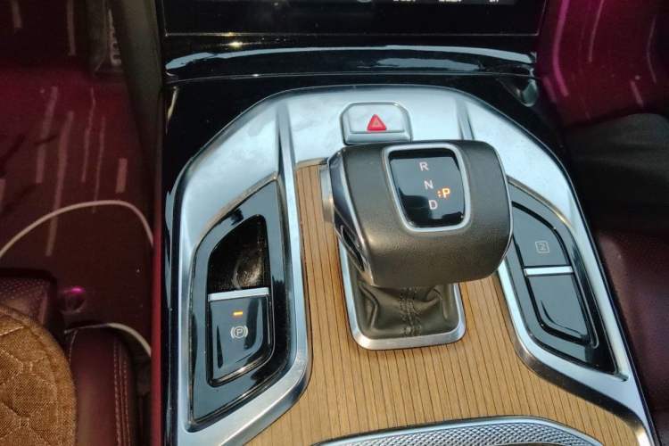 Used Hongqi E-HS9 2021 460 km Range Flagship Edition Six-Seater Gear Lever