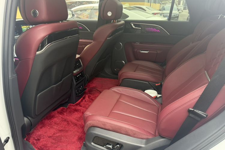 Used Hongqi E-HS9 2021 510 km Range Flagway Edition Six Seats Interior 3