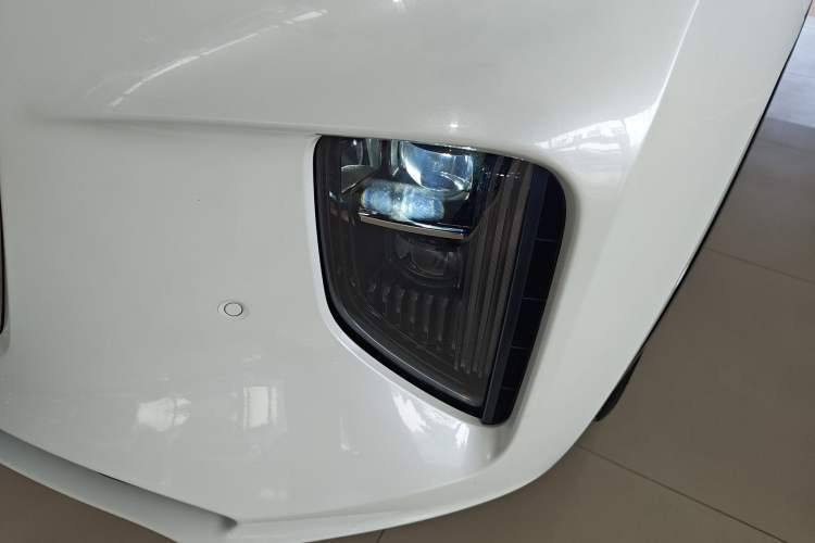 Used Hongqi E-HS9 2021 510 km Range Flagway Edition Six Seats Left Front Headlight