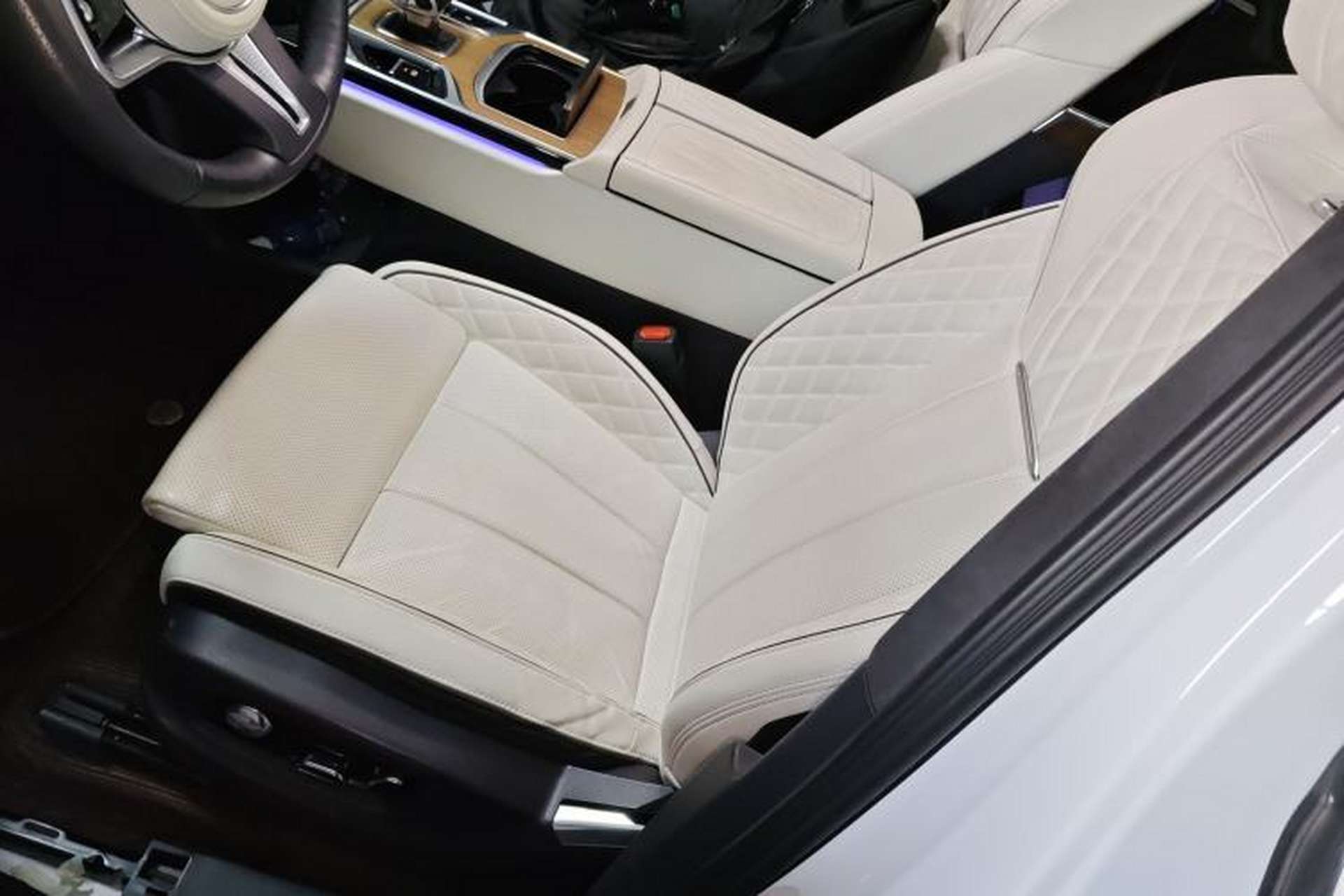 Used Hongqi E-HS9 2021 510 km Flagship Edition Four Seats Left Front Seat