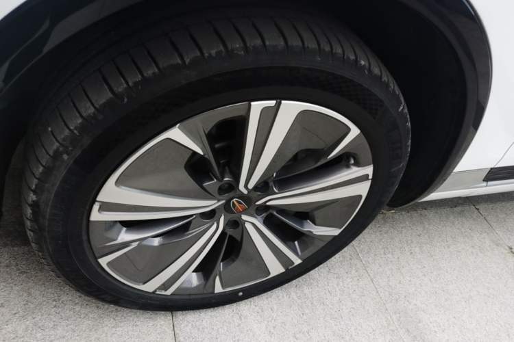 Used Hongqi E-HS9 2021 460 km Range Flagship Edition 7-Seater Left Front Wheel Hub