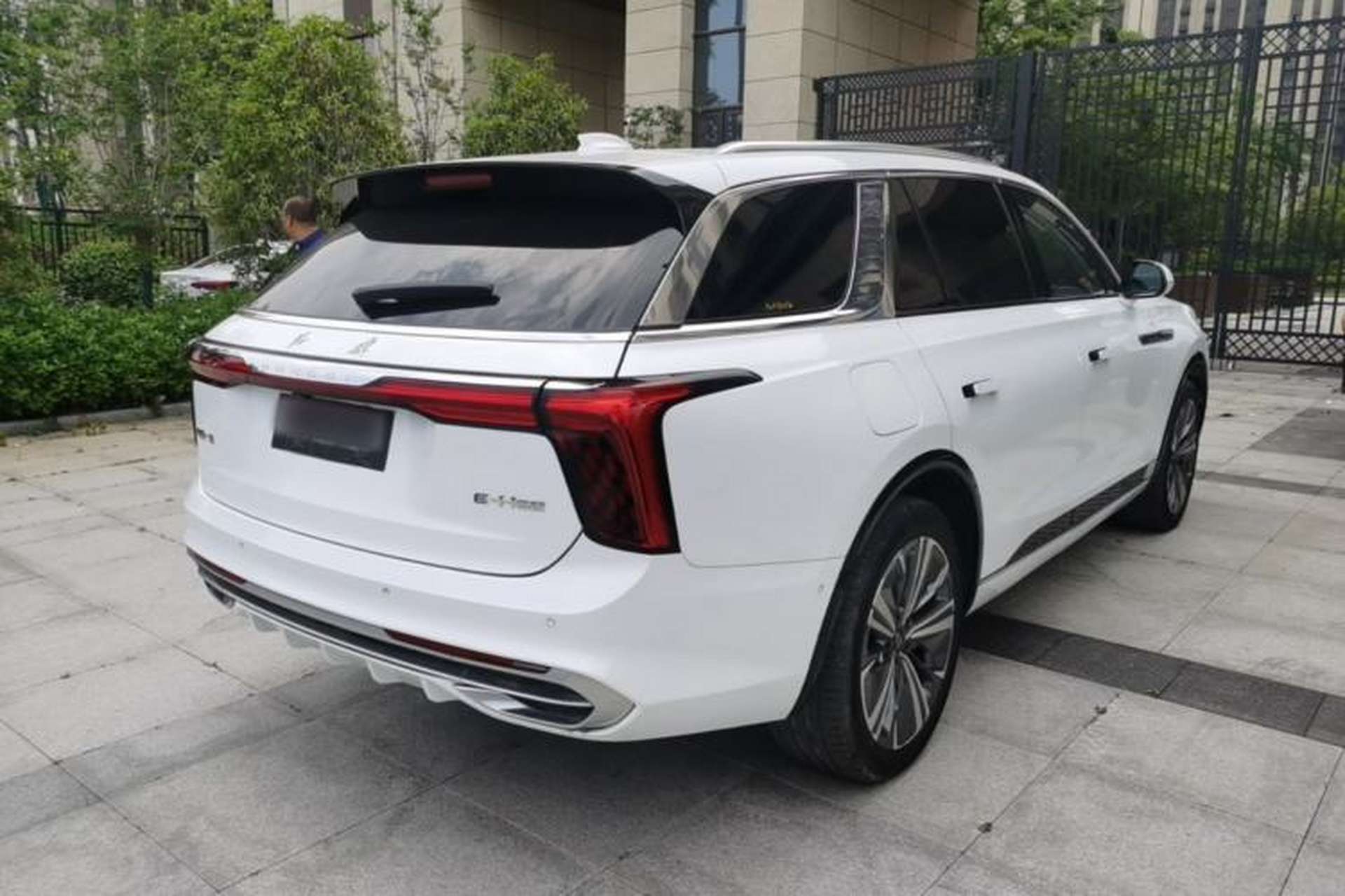 Used Hongqi E-HS9 2021 460 km Range Flagship Edition 7-Seater Rear Right 45 Deg