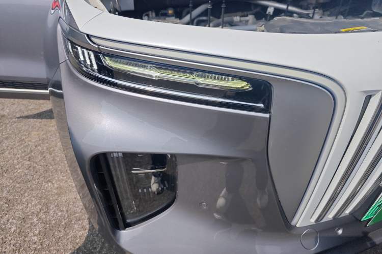 Used Hongqi E-HS9 2021 510 km Flagship Edition Four Seats Right Front Headlight