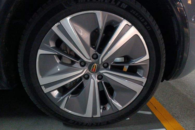 Used Hongqi E-HS9 2021 510 km Range Flagway Edition Six Seats Right Front Wheel Hub