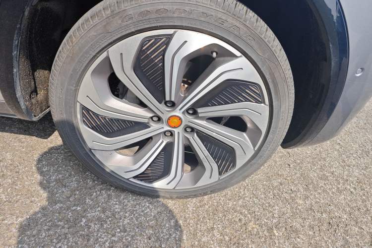 Used Hongqi E-HS9 2021 510 km Flagship Edition Four Seats Right Front Wheel Hub