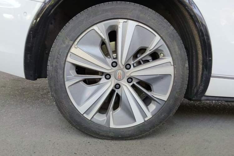 Used Hongqi E-HS9 2021 460 km Range Flagship Edition Six-Seater Right Rear Wheel Hub