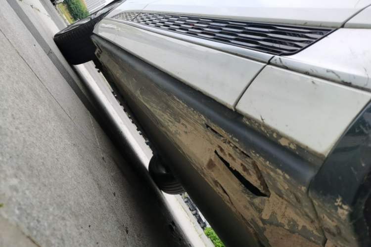 Used Hongqi E-HS9 2021 460 km Range Flagship Edition 7-Seater Right Side Sill