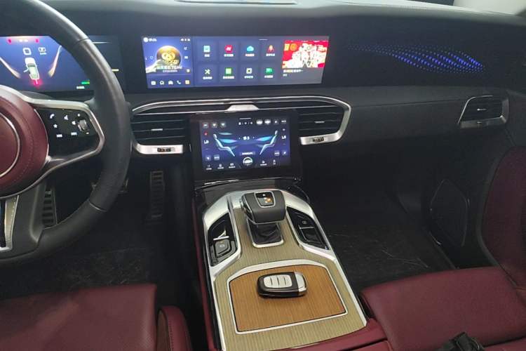 Used Hongqi E-HS9 2022 690 km Range Flagship Edition Six Seats Audio And AC Panel