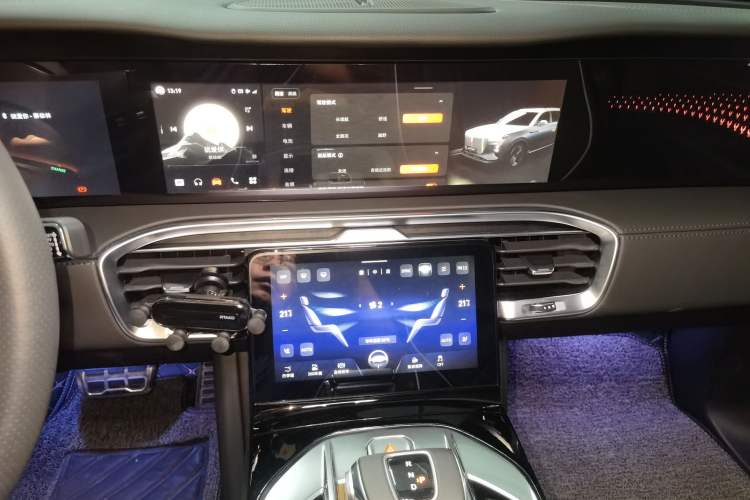 Used Hongqi E-HS9 2022 690 km Range Flagship Edition Six Seats Audio And AC Panel