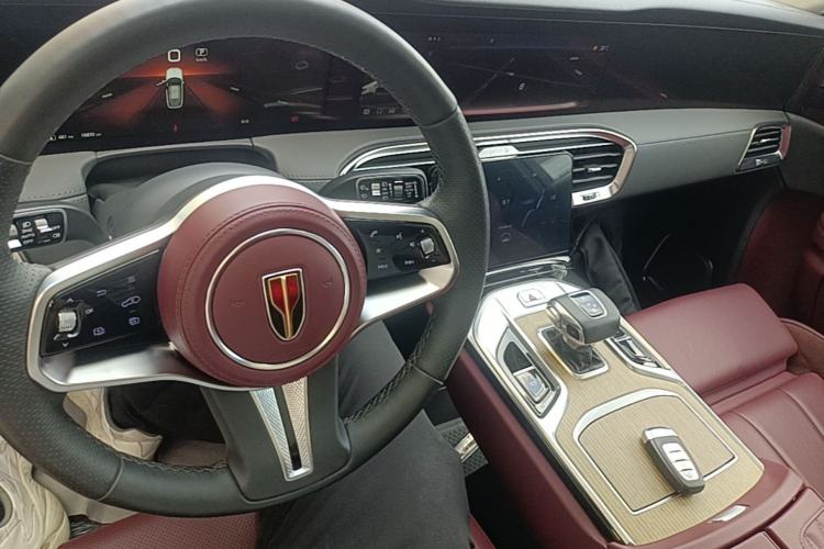 Used Hongqi E-HS9 2022 690 km Range Flagship Edition Six Seats Center Console