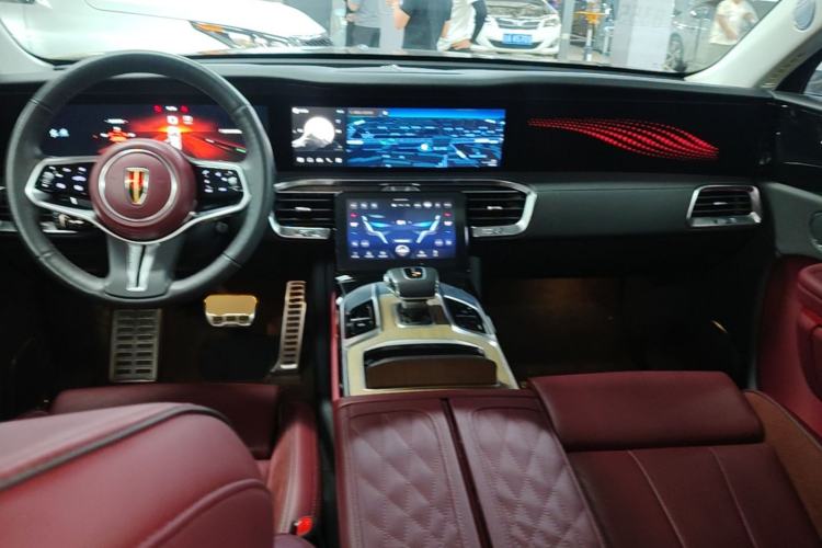 Used Hongqi E-HS9 2022 690 km Range Flagship Edition Six Seats Center Console