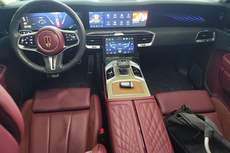 Used Hongqi E-HS9 2022 690 km Range Flagship Edition Six Seats Center Console