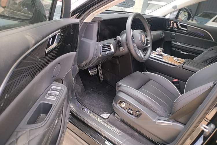 Used Hongqi E-HS9 2022 660 km Range Flagway Edition Six Seats Driver Seat