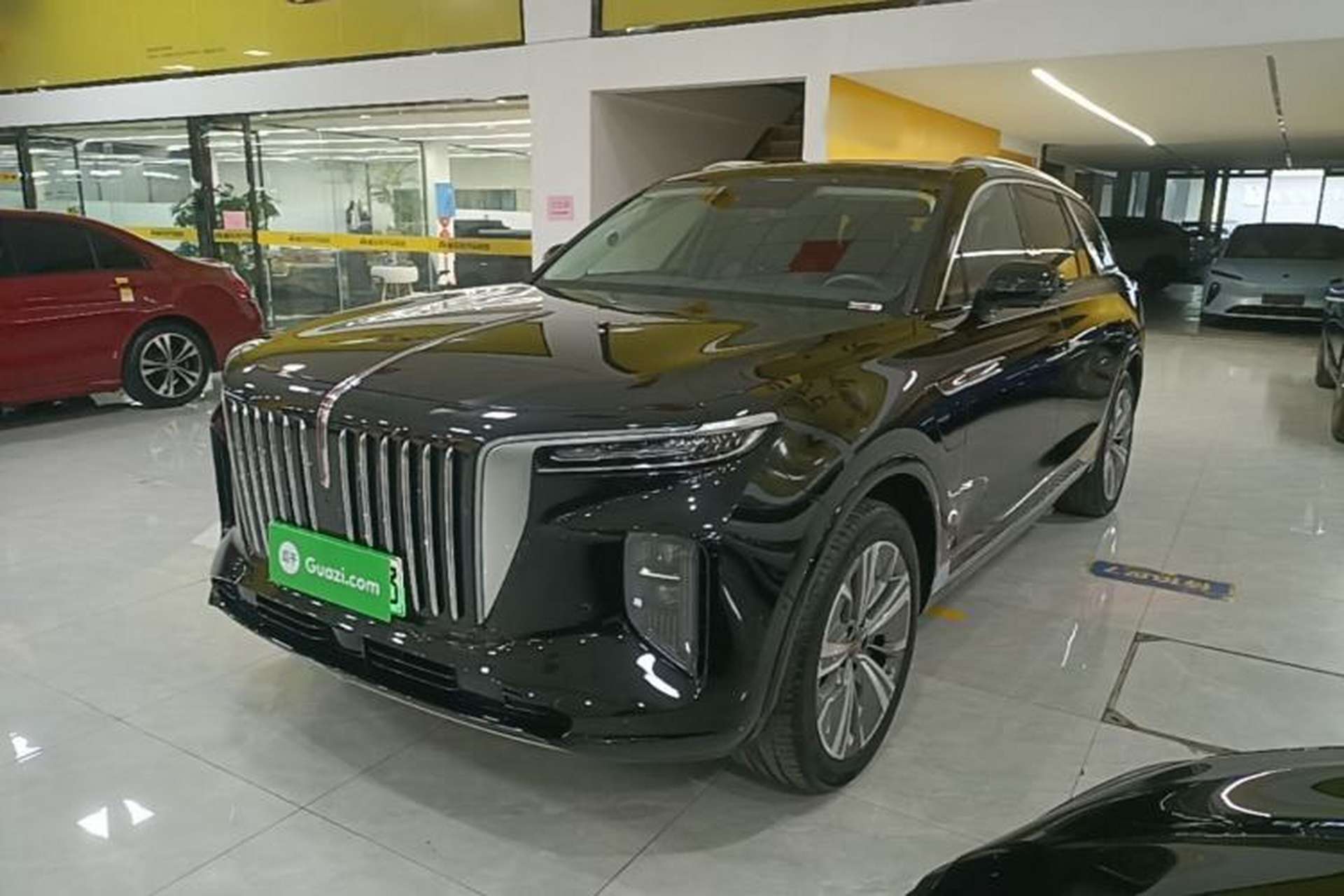 Used Hongqi E-HS9 2022 690 km Range Flagship Edition Six Seats Front Left 45 Deg