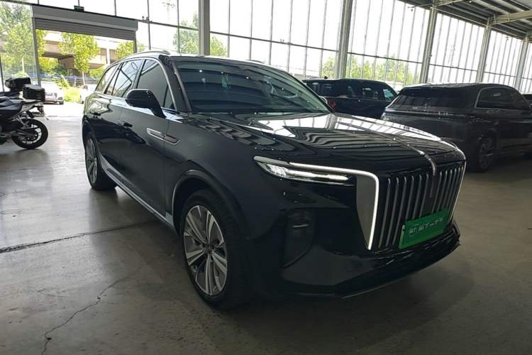 Used Hongqi E-HS9 2022 690 km Range Flagship Edition Six Seats Front Right 45 Deg