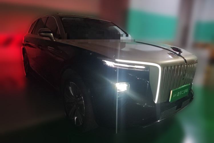 Used Hongqi E-HS9 2022 660 km Range Flagway Edition Six Seats Front Right 45 Deg