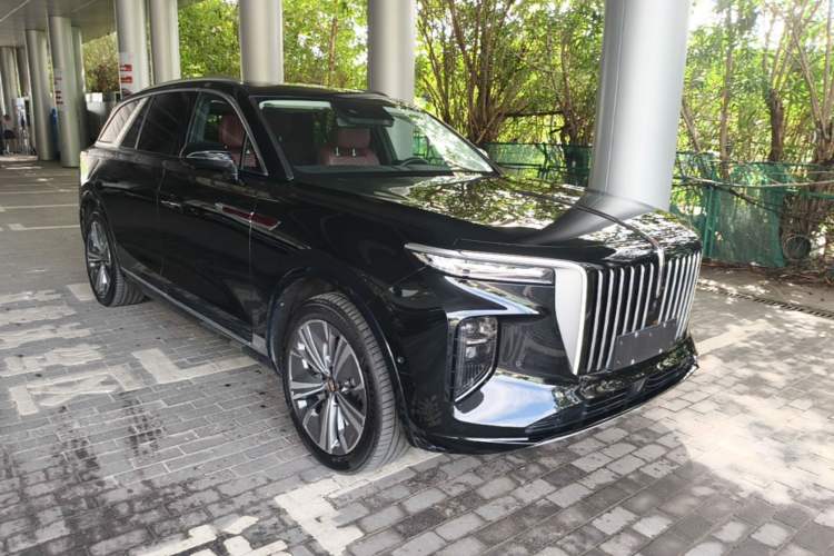 Used Hongqi E-HS9 2022 690 km Range Flagship Edition Six Seats Front Right 45 Deg